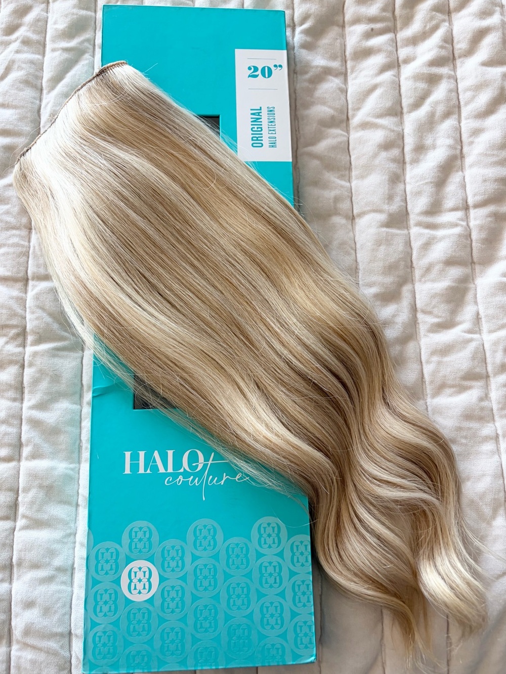 Halo Couture Extensions #116 20 Inches Halo Hair Cool Blonde with Highlights